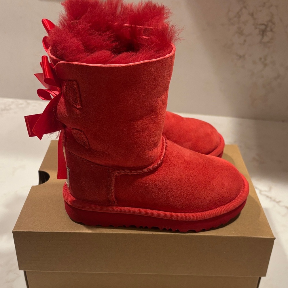 UGG Kids Bailey Bow 2 Red Boots Toddler Size 8 - Picture 3 of 8